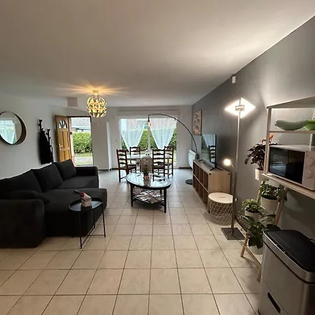 Maison Lumineuse A Avec Parking Gratuit * Λανς