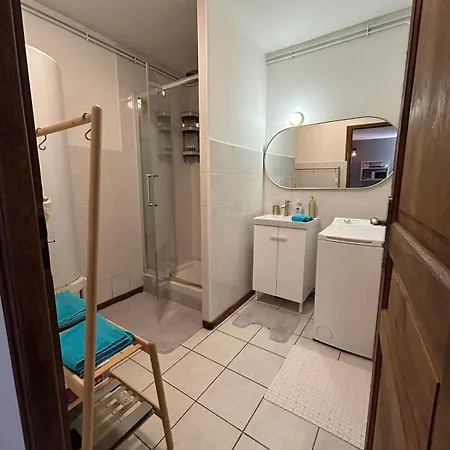 Maison Lumineuse A Avec Parking Gratuit Διαμέρισμα *