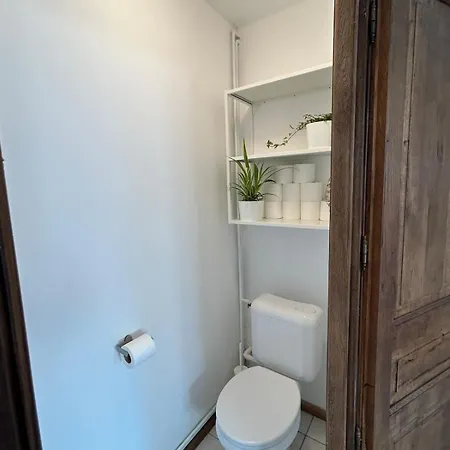 Maison Lumineuse A Avec Parking Gratuit Διαμέρισμα *